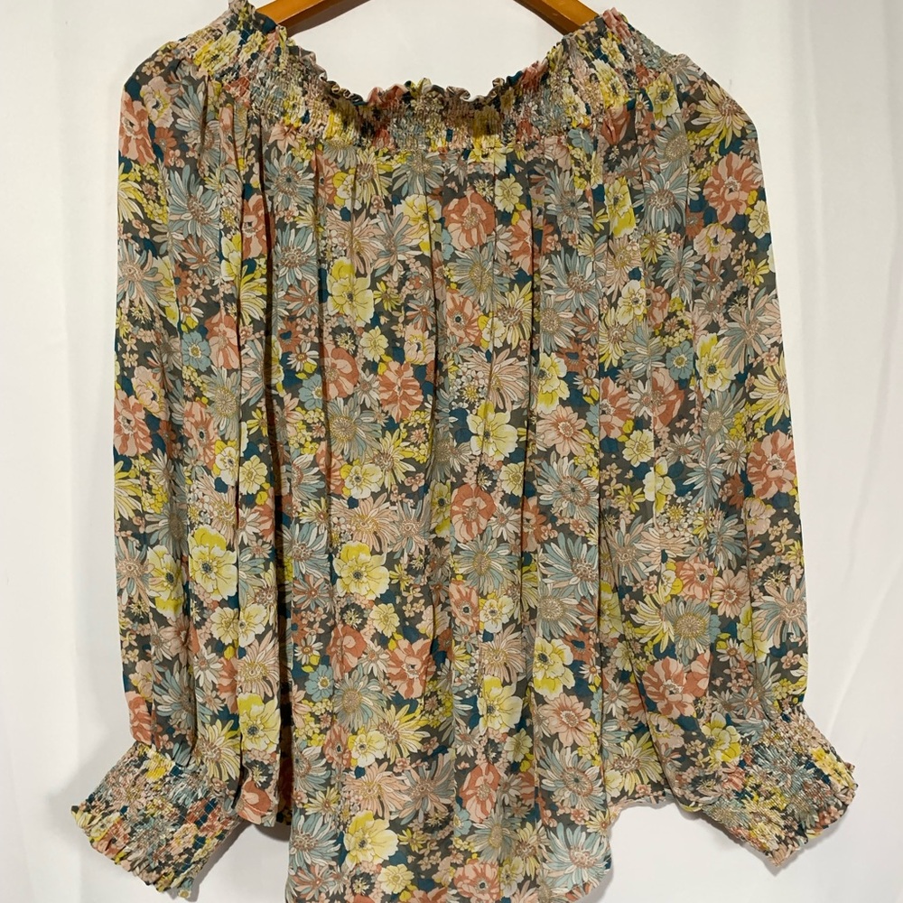 Umgee Floral women’s blouse smocked Neckline long sleeve new - Picture 1 of 7